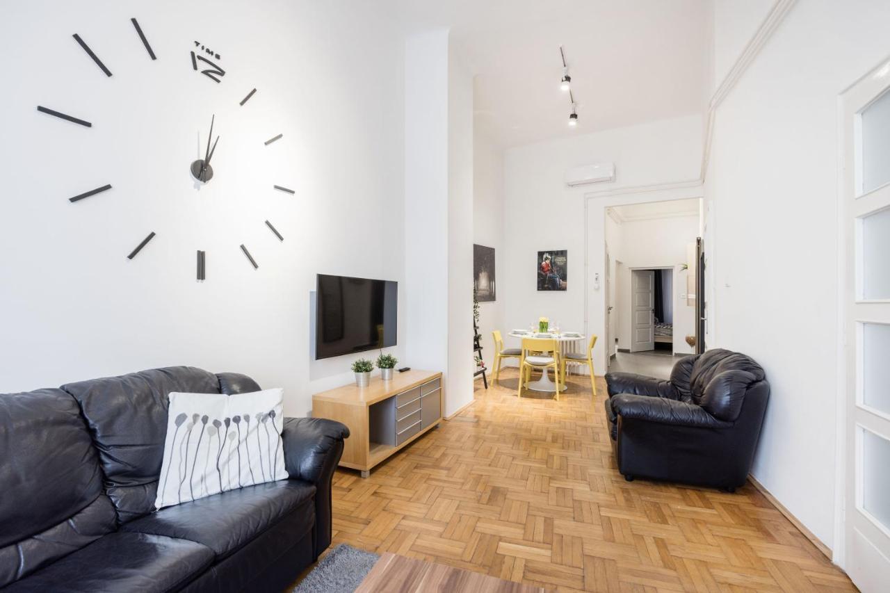 Elegant Apartment In Super Central Location Budapest Eksteriør billede