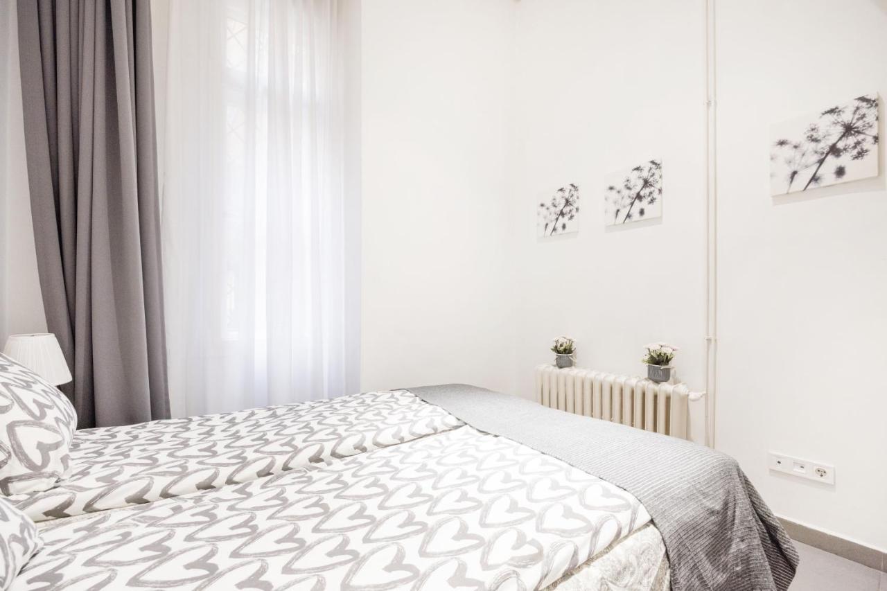 Elegant Apartment In Super Central Location Budapest Eksteriør billede